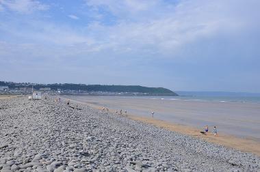 LCT 4E View south towards development at Westward Ho! with the distinctive pebble ridge separating the beach and adjacent sand dunes