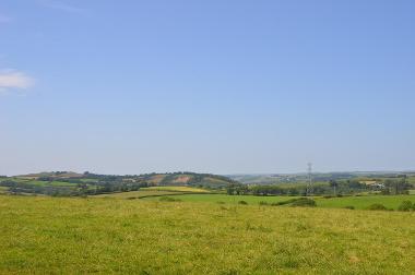 LCT 5D View north-west across gently undulating farmland towards Hearson Hill.