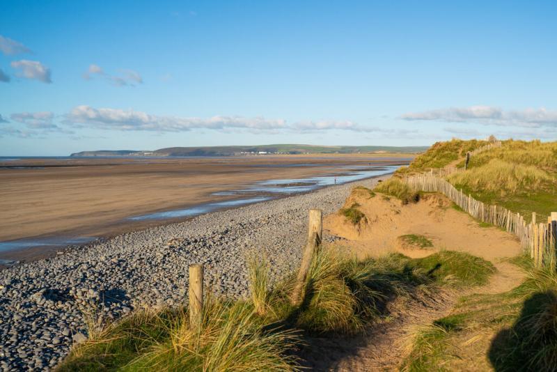 Photo of the coastline along Westward Ho! 