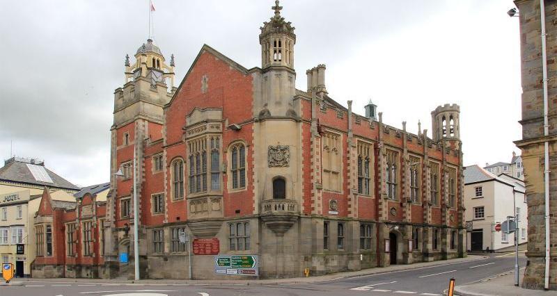 Torridge District Council has announced today that works are due to start this week on the refurbishment of Bideford Town Hall and former Library.
